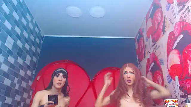 julessxcharlotte online show from December 22, 2:36 pm