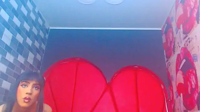 julessxcharlotte online show from February 6, 9:07 pm