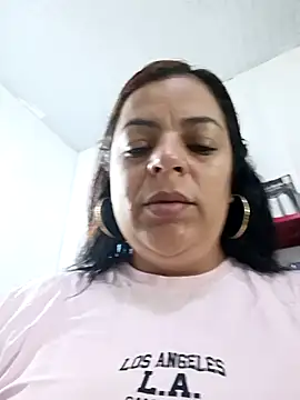 Snapshot of Mia-Glow chatting on October 10, 12:37 pm Mia-Glow online show from October 10, 12:37 pm