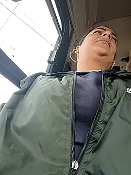 Snapshot of Mia-Glow chatting on October 13, 2:17 pm Mia-Glow online show from October 13, 2:17 pm