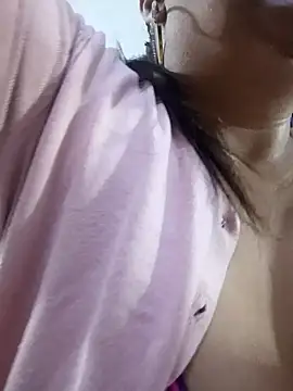 Snapshot of Mia-Glow chatting on November 23, 12:38 pm Mia-Glow online show from November 23, 12:38 pm