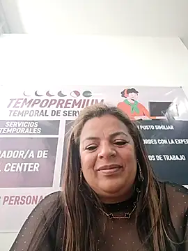 Snapshot of Mia-Glow chatting on November 29, 1:14 pm Mia-Glow online show from November 29, 1:14 pm