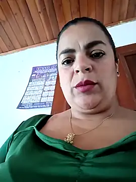 Mia-Glow online show from March 6, 1:18 pm