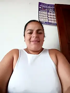 Mia-Glow online show from April 5, 2:25 pm