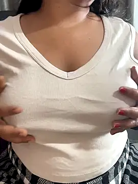 Maggi-is-back online show from October 6, 2:20 am