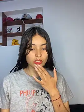 hotwife26 online show from April 7, 9:04 pm