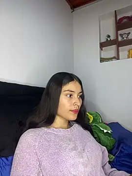 hotwife26 online show from April 29, 11:55 pm