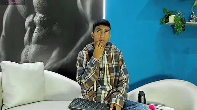 ender h0t online show from October 10, 1:43 pm