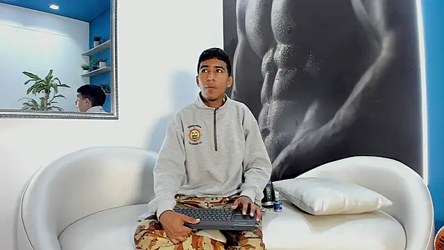 ender h0t online show from November 5, 1:55 pm