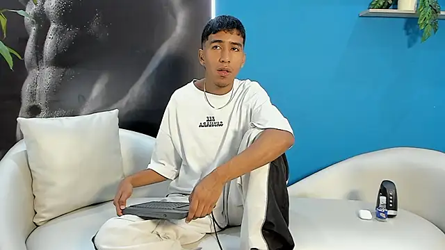 ender h0t online show from January 17, 2:22 pm