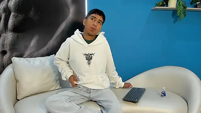 ender h0t online show from February 7, 2:10 pm