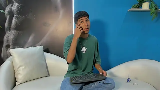 ender h0t online show from February 10, 1:37 pm