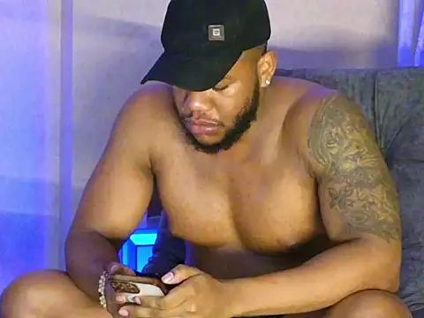 BenjaminCol  online show from September 26, 9:46 am