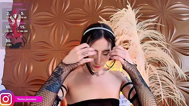 Jazmintorress online show from September 26, 1:15 pm