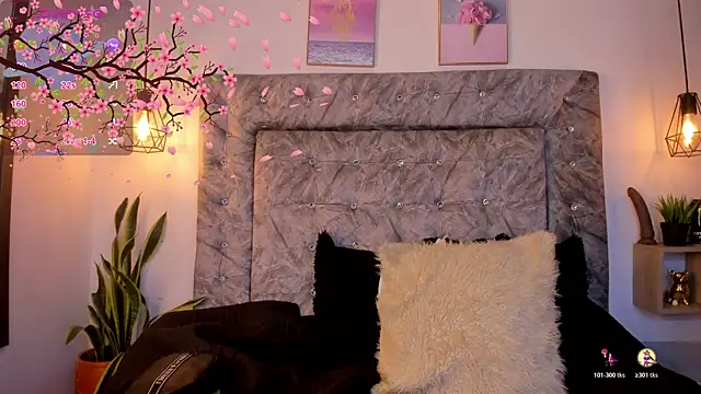 Snapshot of Seraphyne666 chatting on October 19, 10:43 pm Seraphyne666 online show from October 19, 10:43 pm