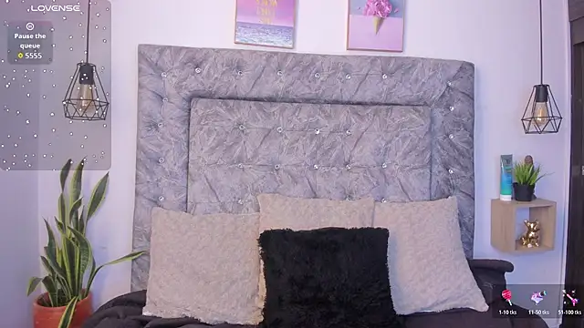 Snapshot of Seraphyne666 chatting on October 27, 6:23 pm Seraphyne666 online show from October 27, 6:23 pm