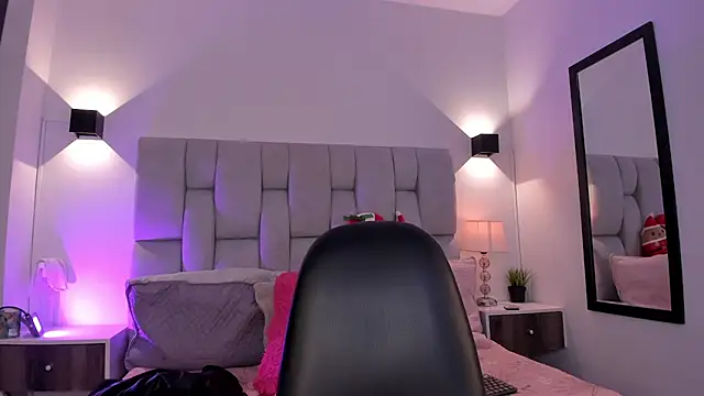 Snapshot of Seraphyne666 chatting on February 23, 3:42 pm Seraphyne666 online show from February 23, 3:42 pm