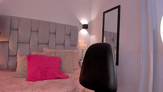 Snapshot of Seraphyne666 chatting on February 26, 5:34 pm Seraphyne666 online show from February 26, 5:34 pm