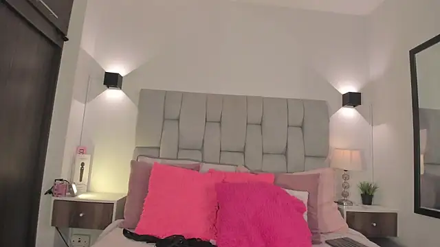 Snapshot of Seraphyne666 chatting on March 27, 5:45 pm Seraphyne666 online show from March 27, 5:45 pm