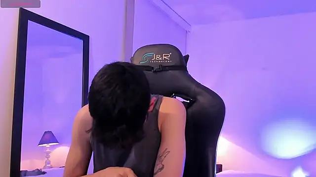 Snapshot of zeus_blaze chatting on November 3, 7:26 pm zeus blaze online show from November 3, 7:26 pm