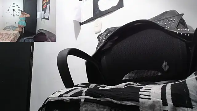 Snapshot of Skarleth_Diaz chatting on August 1, 3:28 am Skarleth Diaz online show from August 1, 3:28 am