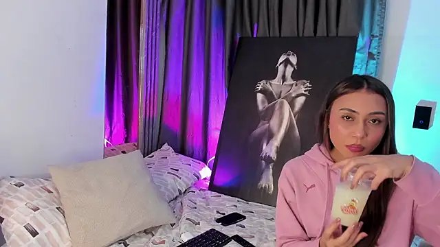 Snapshot of spicy_angels_ chatting on February 25, 12:31 am spicy angels online show from February 25, 12:31 am