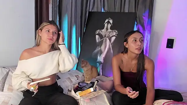 Snapshot of spicy_angels_ chatting on March 24, 10:37 pm spicy angels online show from March 24, 10:37 pm