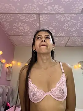 Snapshot of Lenapink19 chatting on November 19, 10:43 pm Lenapink19 online show from November 19, 10:43 pm