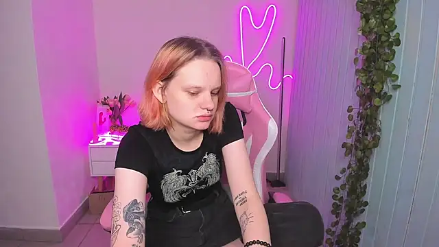 Snapshot of Elieiza_xo chatting on October 18, 10:16 am Elieiza xo online show from October 18, 10:16 am