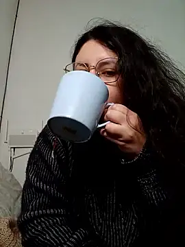 Snapshot of marmary84 chatting on June 19, 6:23 pm marmary84 online show from June 19, 6:23 pm