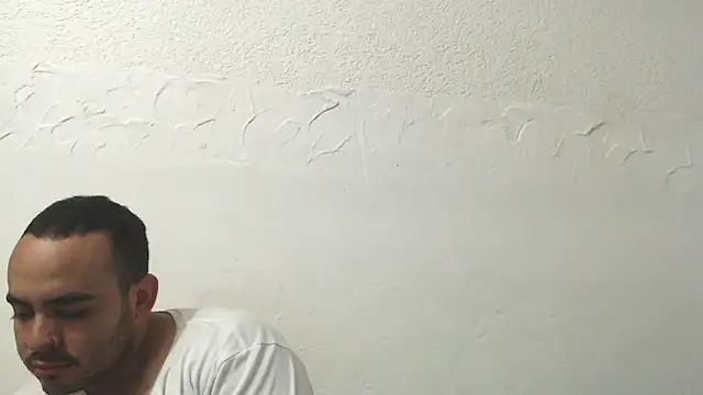 Snapshot of Ana_ThiagoxX chatting on May 15, 11:01 pm Ana ThiagoxX online show from May 15, 11:01 pm