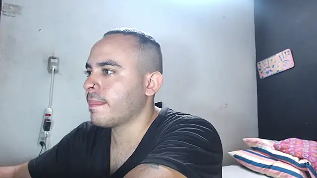 Snapshot of Ana_ThiagoxX chatting on May 21, 3:57 am Ana ThiagoxX online show from May 21, 3:57 am