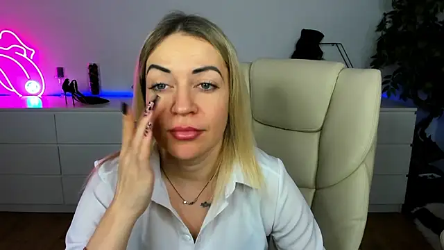 Anna Snows online show from December 1, 6:46 pm