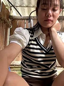 Snapshot of PhanHaa chatting on December 23, 1:25 am PhanHaa online show from December 23, 1:25 am