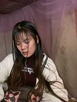 Snapshot of PhanHaa chatting on January 6, 2:32 pm PhanHaa online show from January 6, 2:32 pm