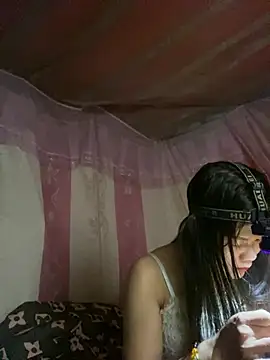 Snapshot of PhanHaa chatting on February 21, 2:12 am PhanHaa online show from February 21, 2:12 am