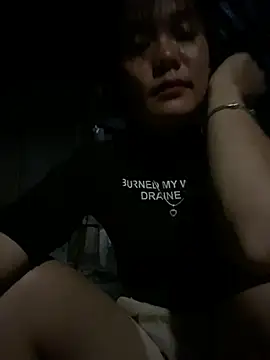 Snapshot of PhanHaa chatting on February 24, 12:14 pm PhanHaa online show from February 24, 12:14 pm