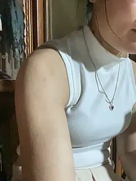 Snapshot of PhanHaa chatting on February 25, 1:54 pm PhanHaa online show from February 25, 1:54 pm