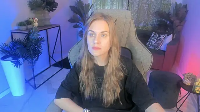 Snapshot of VanessaMates chatting on September 25, 5:33 am VanessaMates online show from September 25, 5:33 am