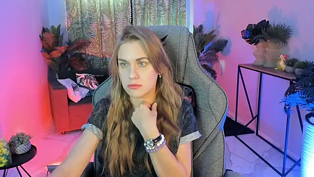 Snapshot of VanessaMates chatting on October 9, 5:49 am VanessaMates online show from October 9, 5:49 am