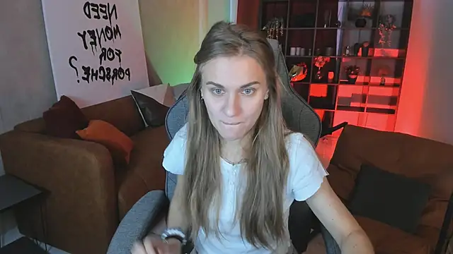 Snapshot of VanessaMates chatting on October 24, 5:59 am VanessaMates online show from October 24, 5:59 am