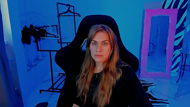 Snapshot of VanessaMates chatting on October 30, 5:42 am VanessaMates online show from October 30, 5:42 am