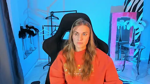 Snapshot of VanessaMates chatting on November 5, 5:29 am VanessaMates online show from November 5, 5:29 am