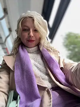 Snapshot of EveLittleSinner chatting on September 24, 8:39 am EveLittleSinner online show from September 24, 8:39 am