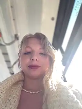 Snapshot of EveLittleSinner chatting on September 30, 8:52 am EveLittleSinner online show from September 30, 8:52 am