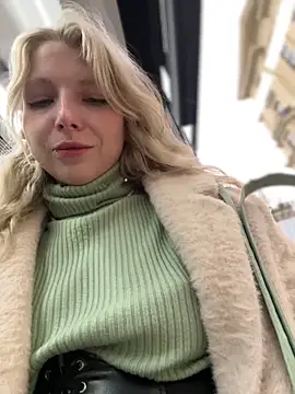 Snapshot of EveLittleSinner chatting on October 5, 2:26 pm EveLittleSinner online show from October 5, 2:26 pm