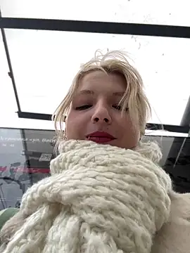 Snapshot of EveLittleSinner chatting on October 23, 10:14 am EveLittleSinner online show from October 23, 10:14 am