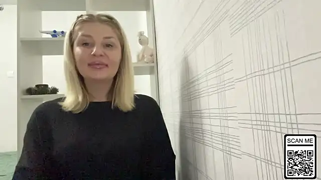 Blondie xoxoxo online show from November 6, 9:15 pm