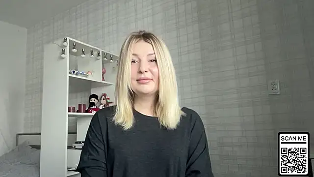 Blondie xoxoxo online show from January 12, 8:30 am