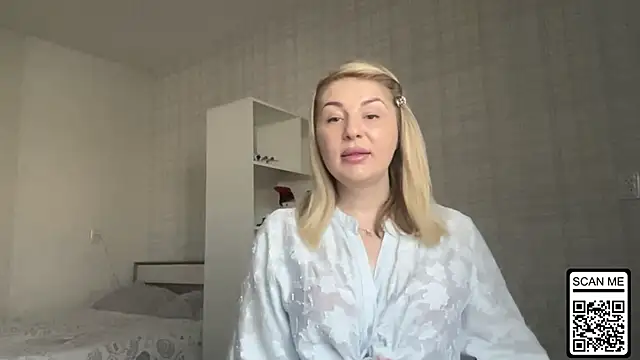 Snapshot of Blondie_xoxoxo chatting on March 16, 7:01 am Blondie xoxoxo online show from March 16, 7:01 am